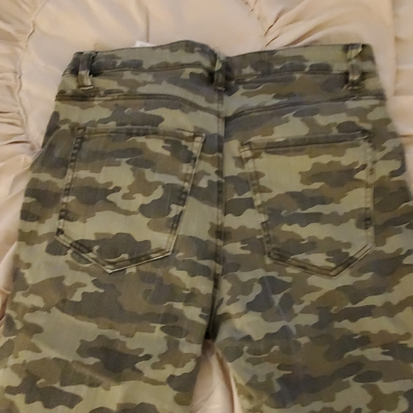 Camo Jean - Picture 4 of 4